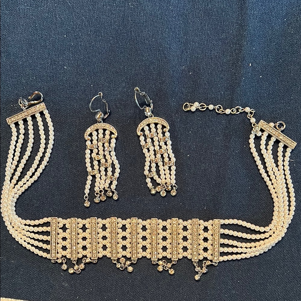 Elegant Gold and Cream Jewelry Set